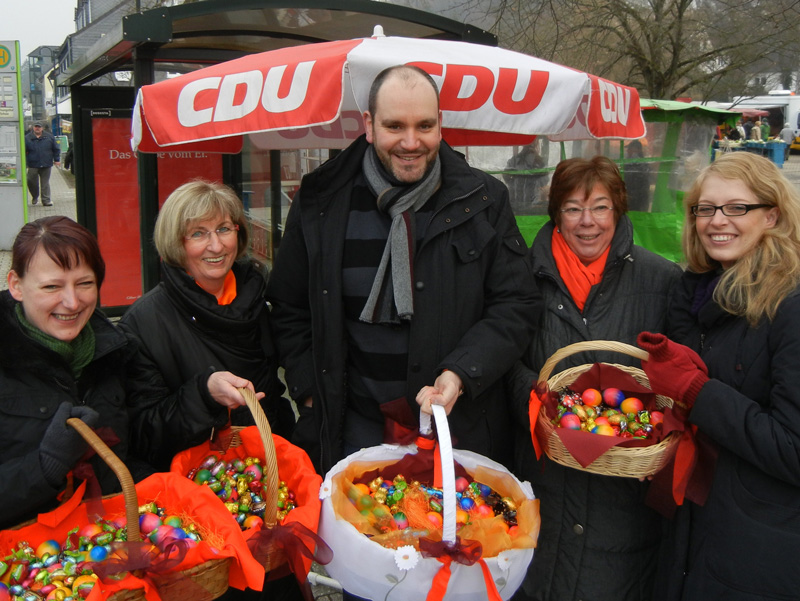 Ostercanvasing CDU Stadtverband Rösrath H'thal Markt (Foto: Robert Scheuermeyer)